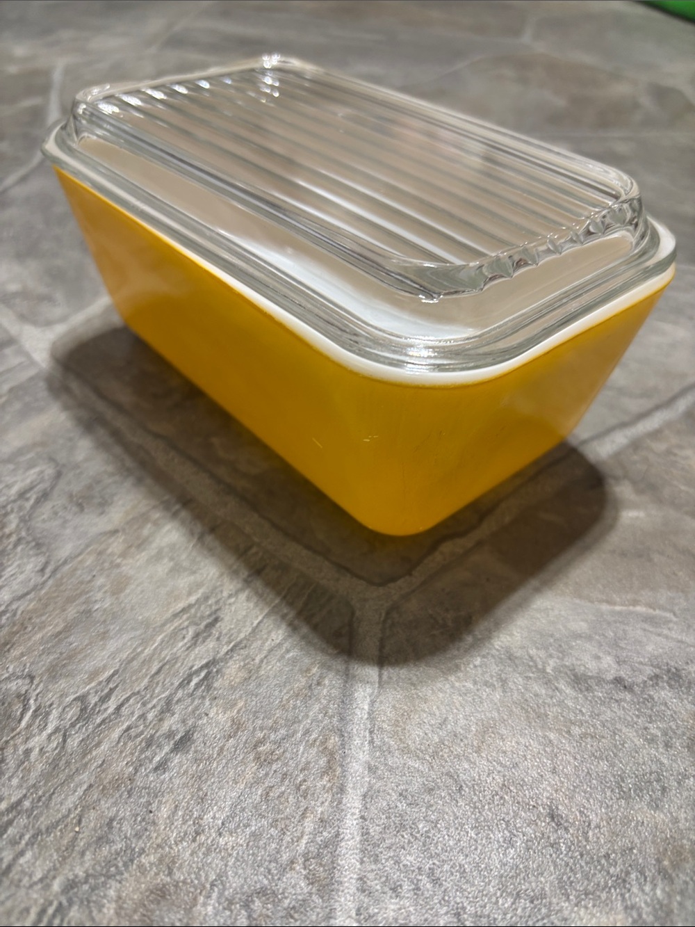 Vintage Pyrex Fridgie Town & Country 502 1 1/2 Pint Lidded Orange/White Refriger
